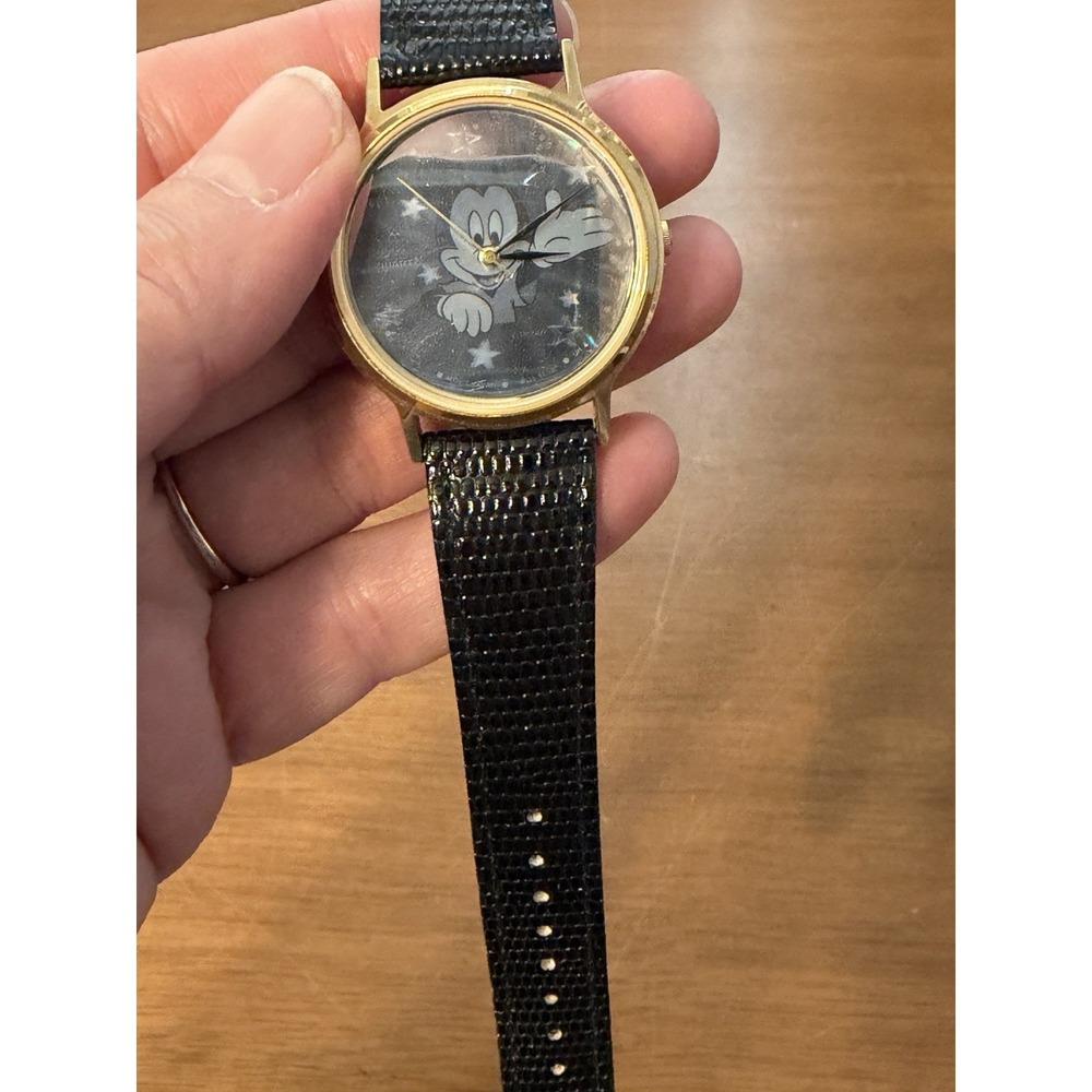 Lorus Mickey Mouse Hologram Gold Tone‎ Leather Strap Watch